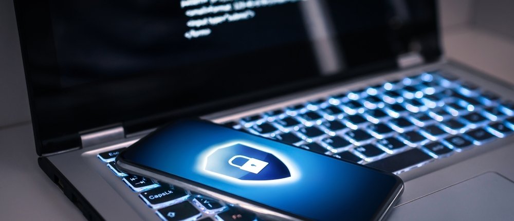 Phone,Lock,To,Protect,From,Cyber,Scam,,Online,Data,Fraud